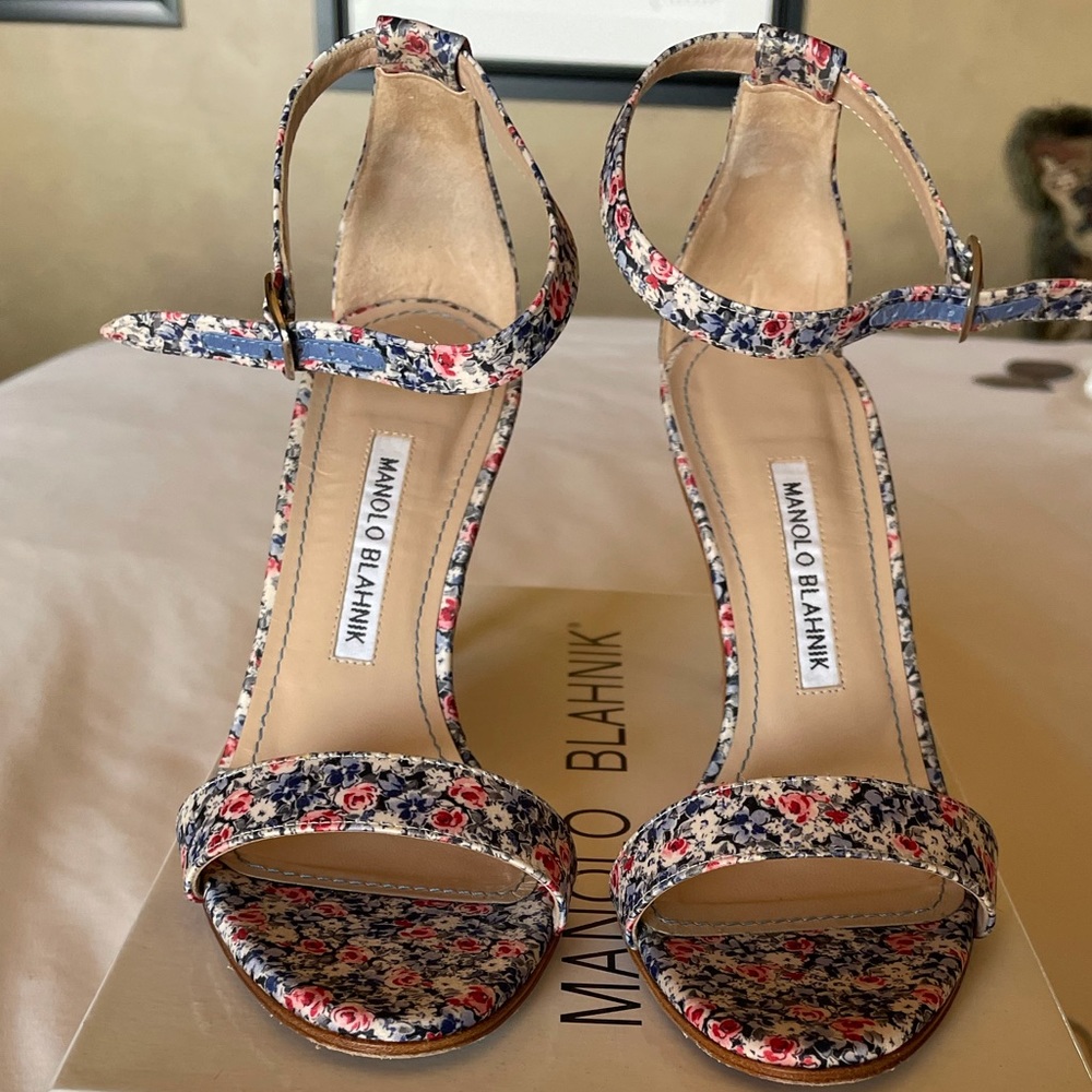 Manolo Blahnik chaos size 37